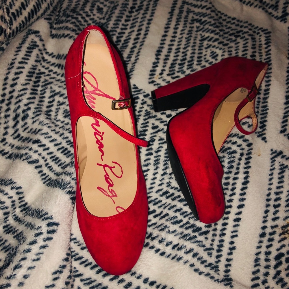 Red heels! - Picture 4 of 6